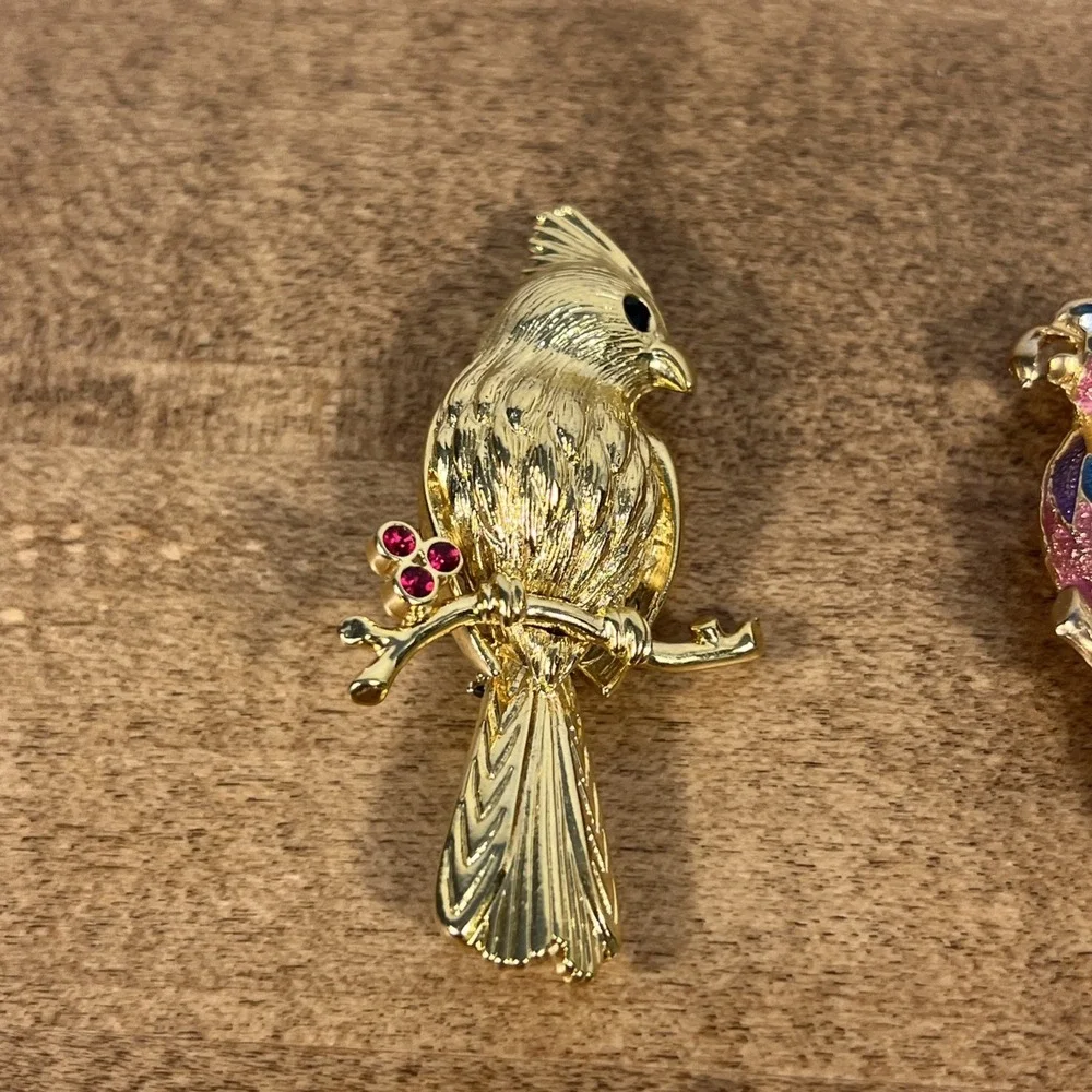 Vintage‎ Brooch Lot Birds, Crab, Flower Bouquet